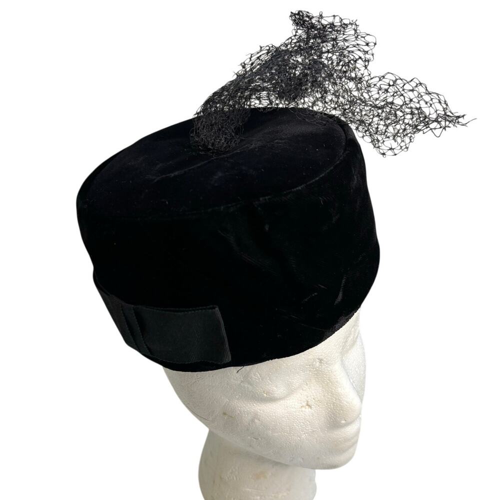 Vintage 1940s-50s Black Velvet Pillbox Hat Veil Bow Old Hollywood